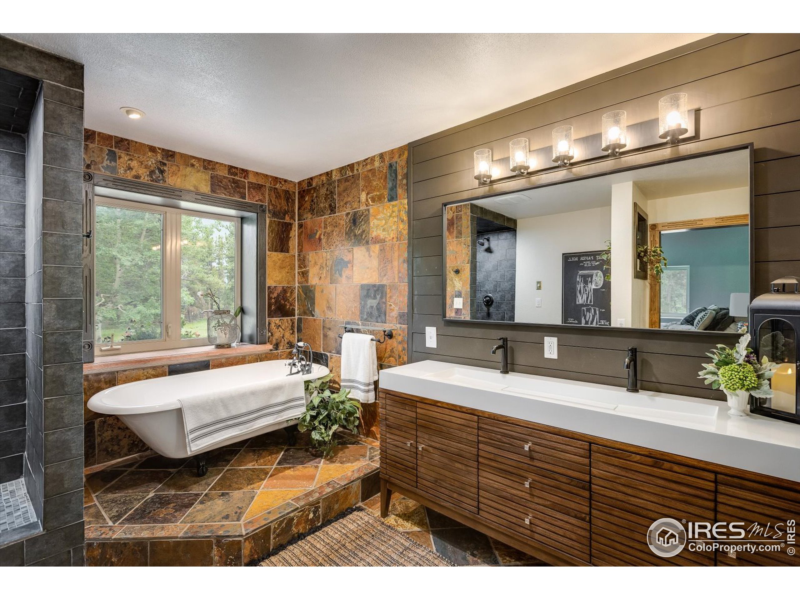 187 Lynx Dr