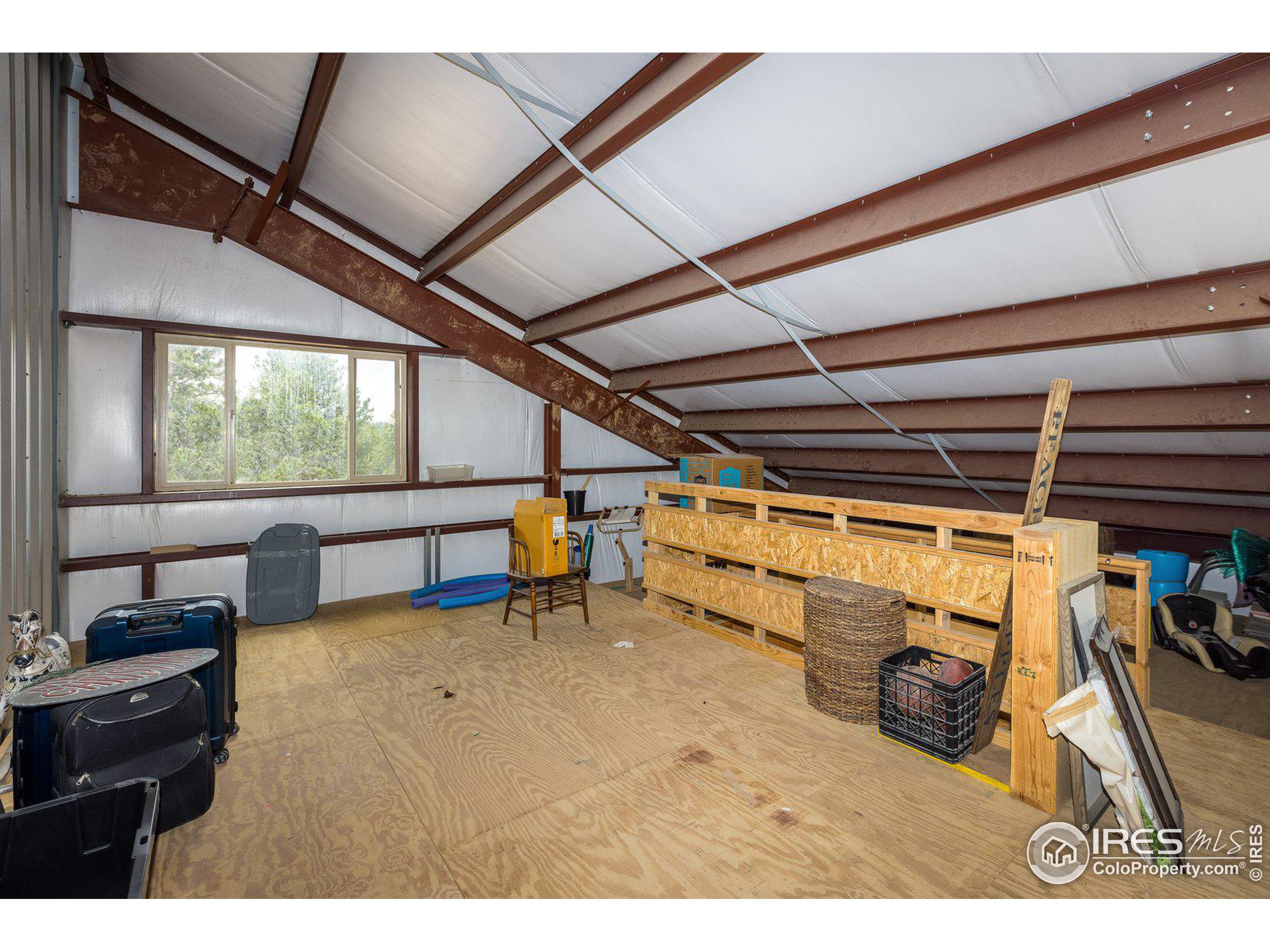 187 Lynx Dr