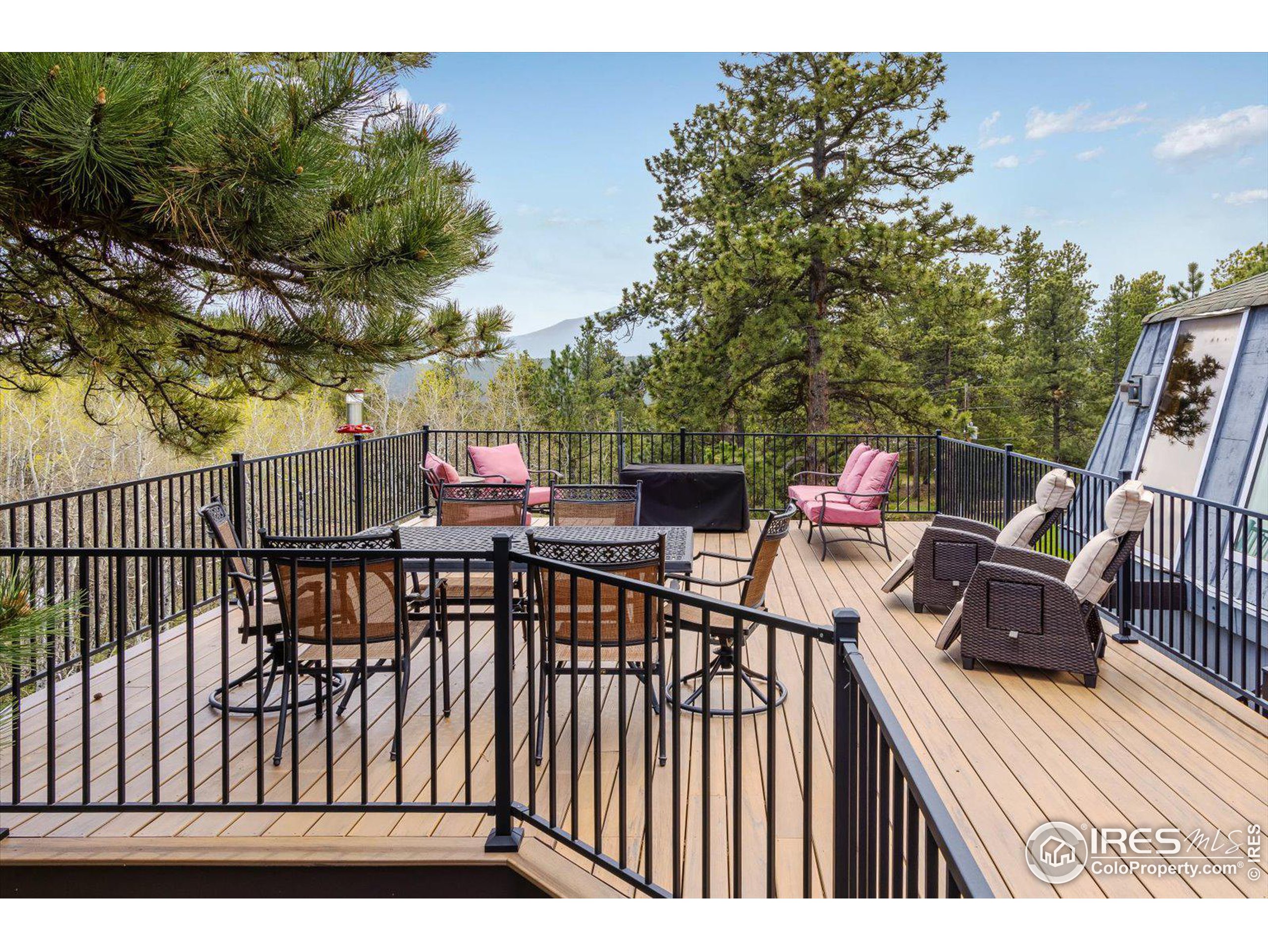 37 Pine Glade Rd