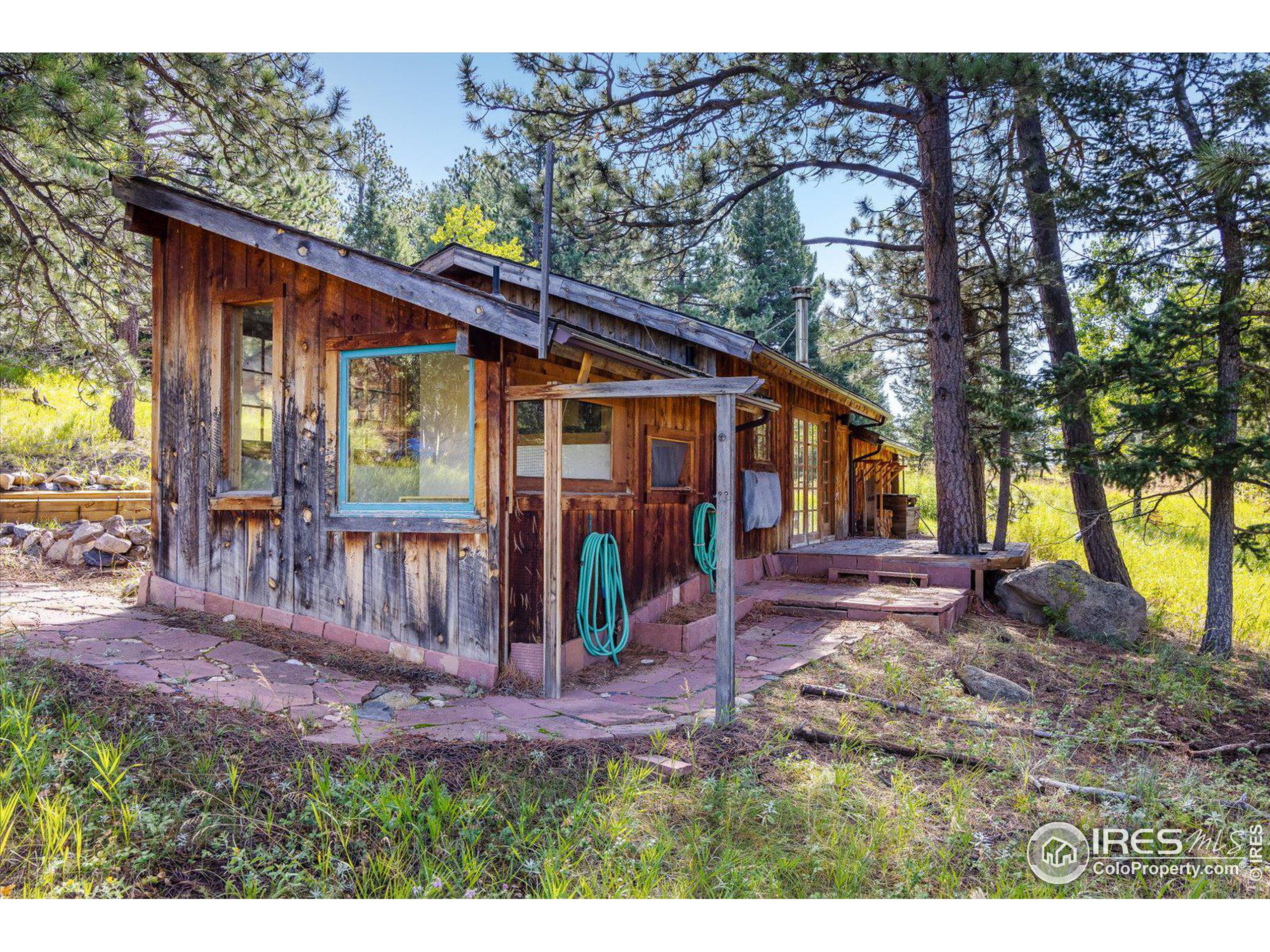 1567 Twin Sisters Rd