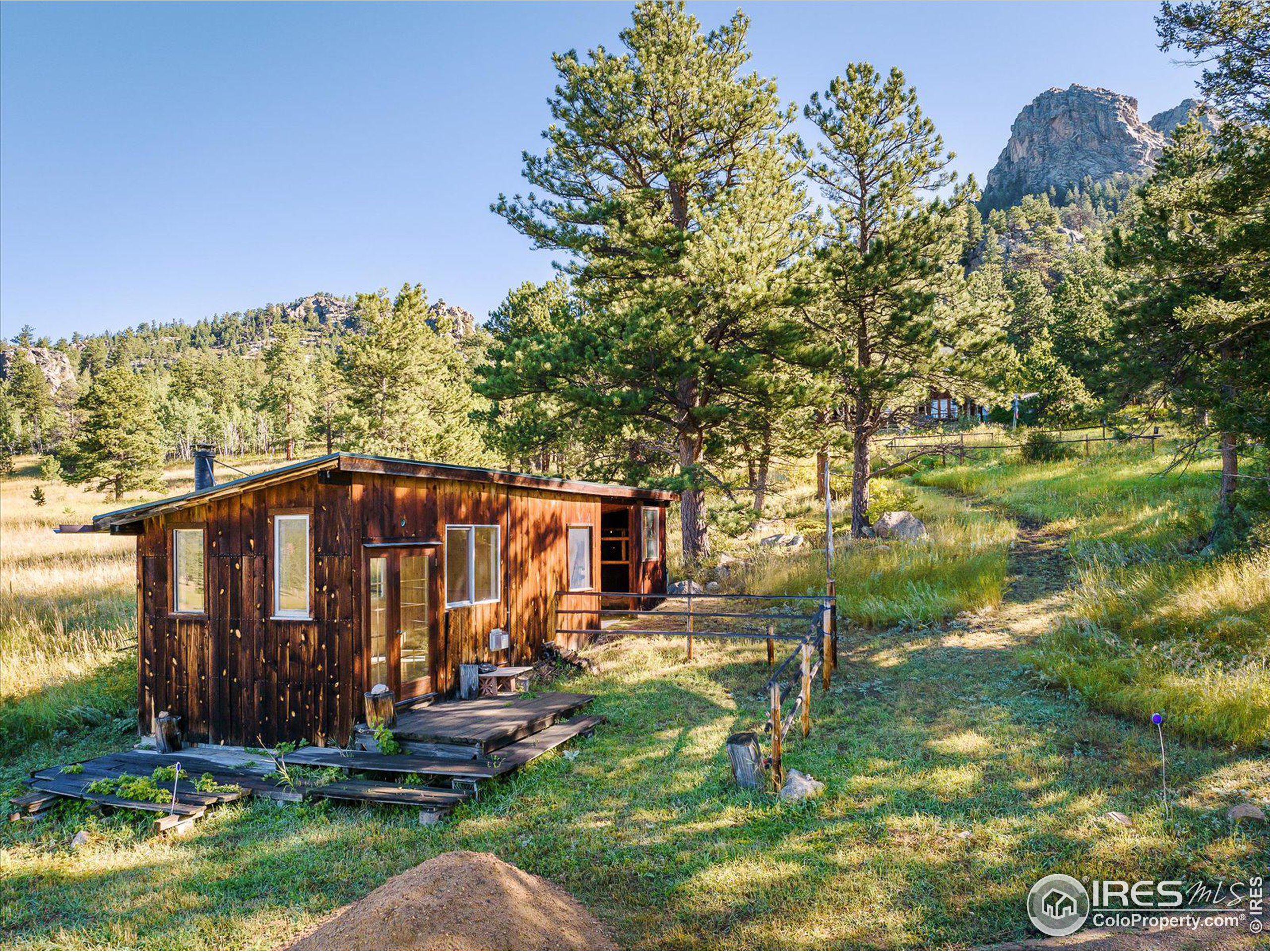 1567 Twin Sisters Rd