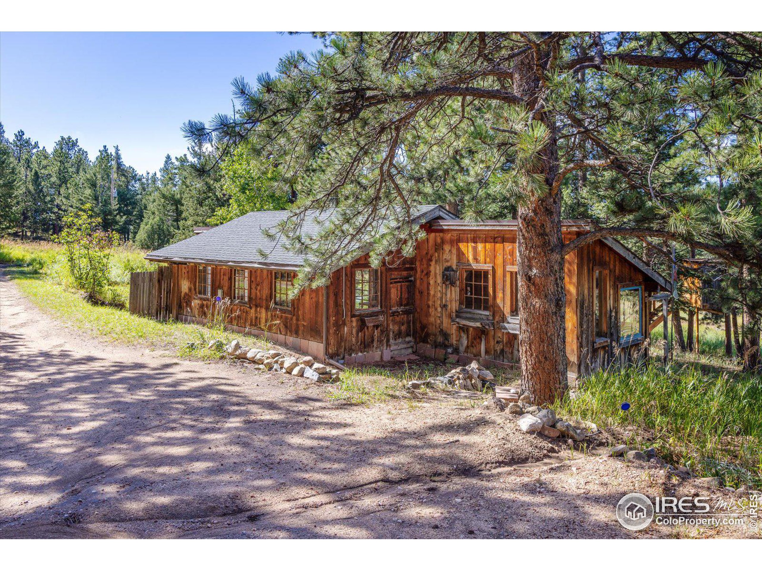 1567 Twin Sisters Rd