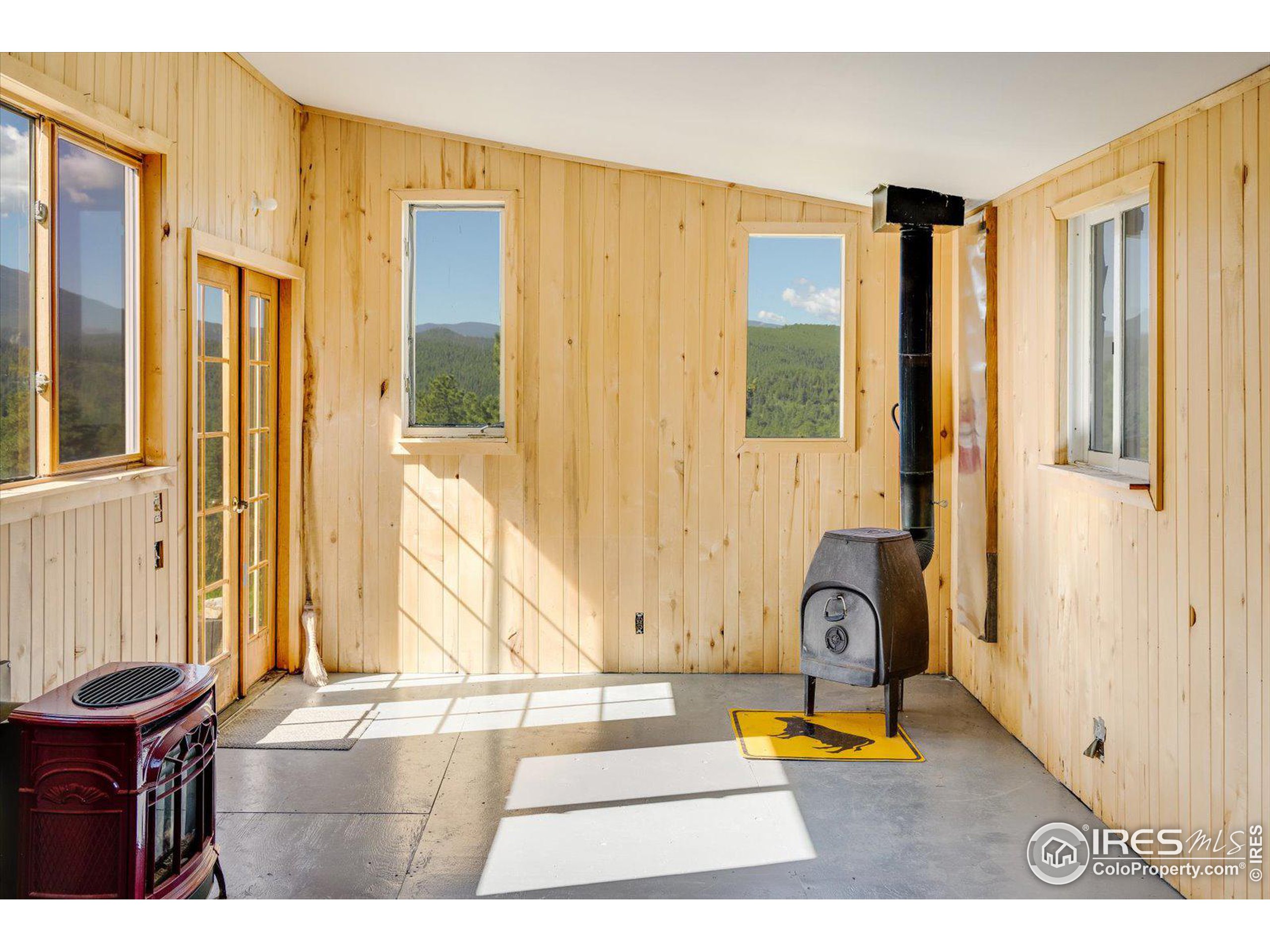 1567 Twin Sisters Rd