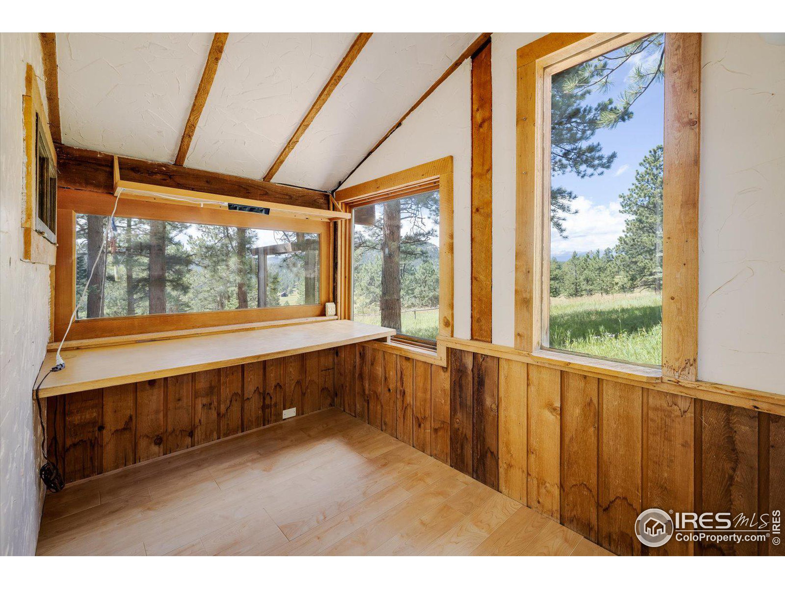 1567 Twin Sisters Rd