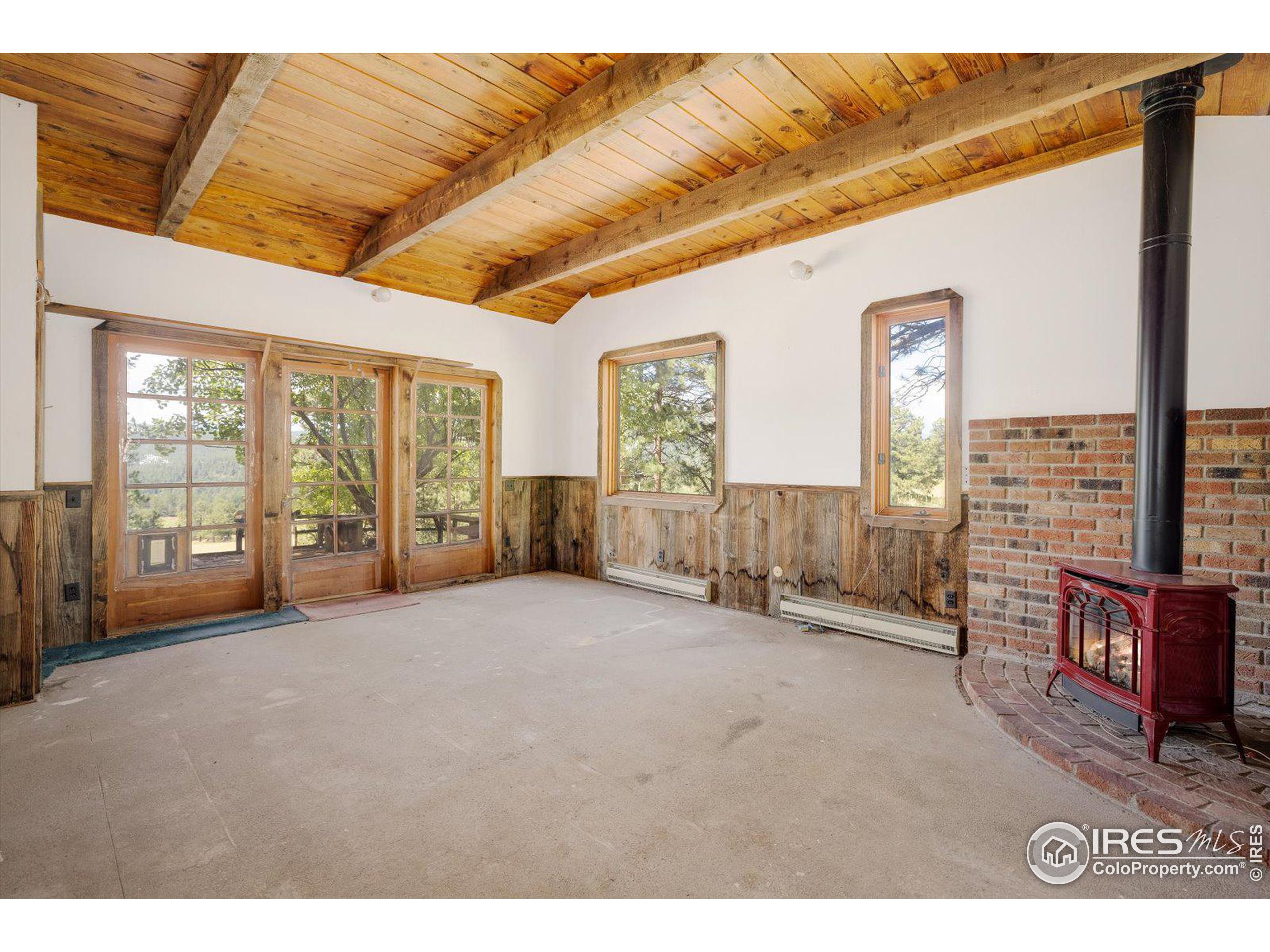 1567 Twin Sisters Rd