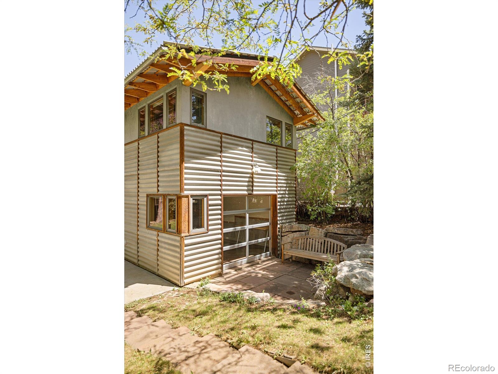 810 Alpine Avenue