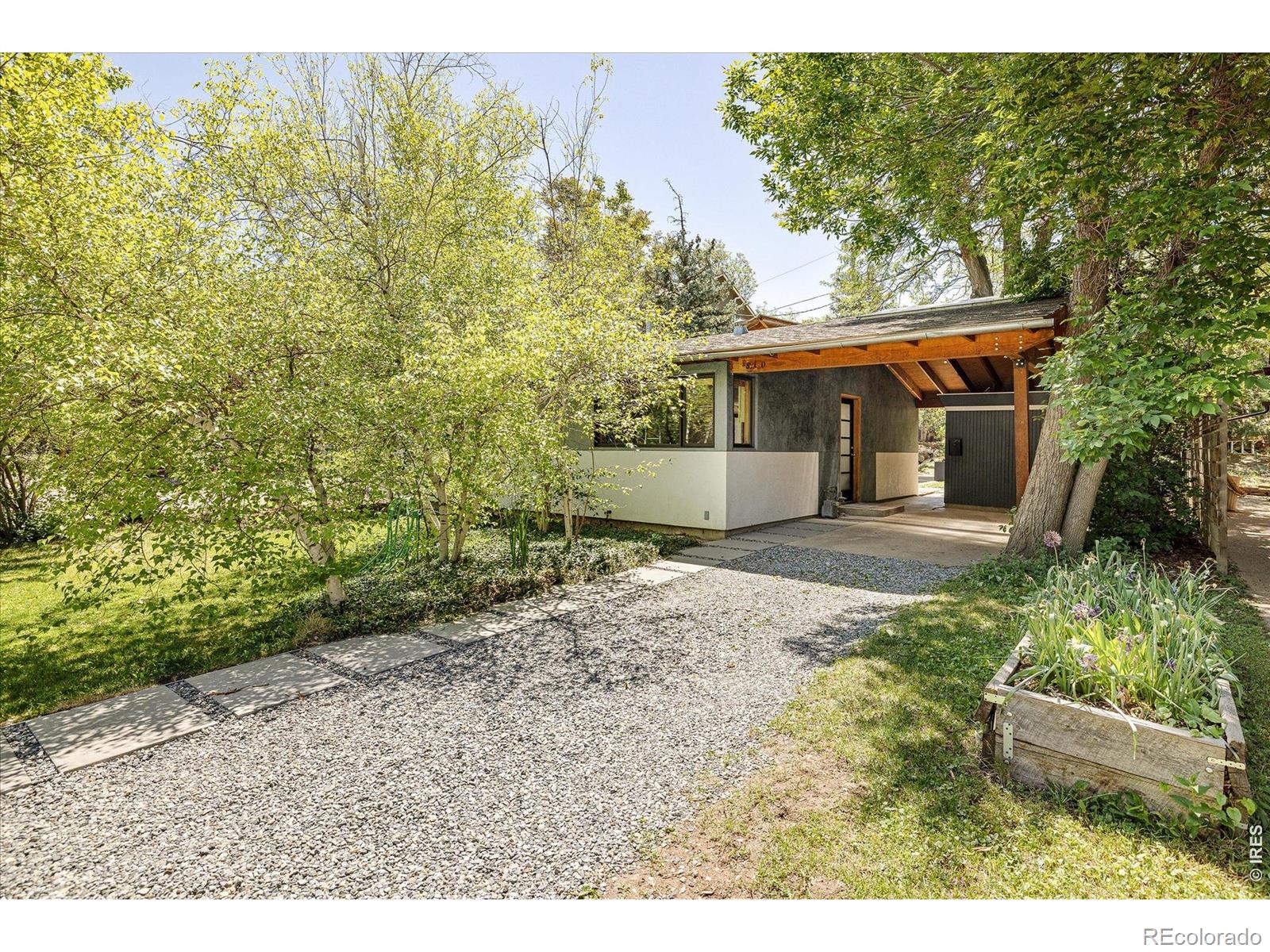 810 Alpine Avenue