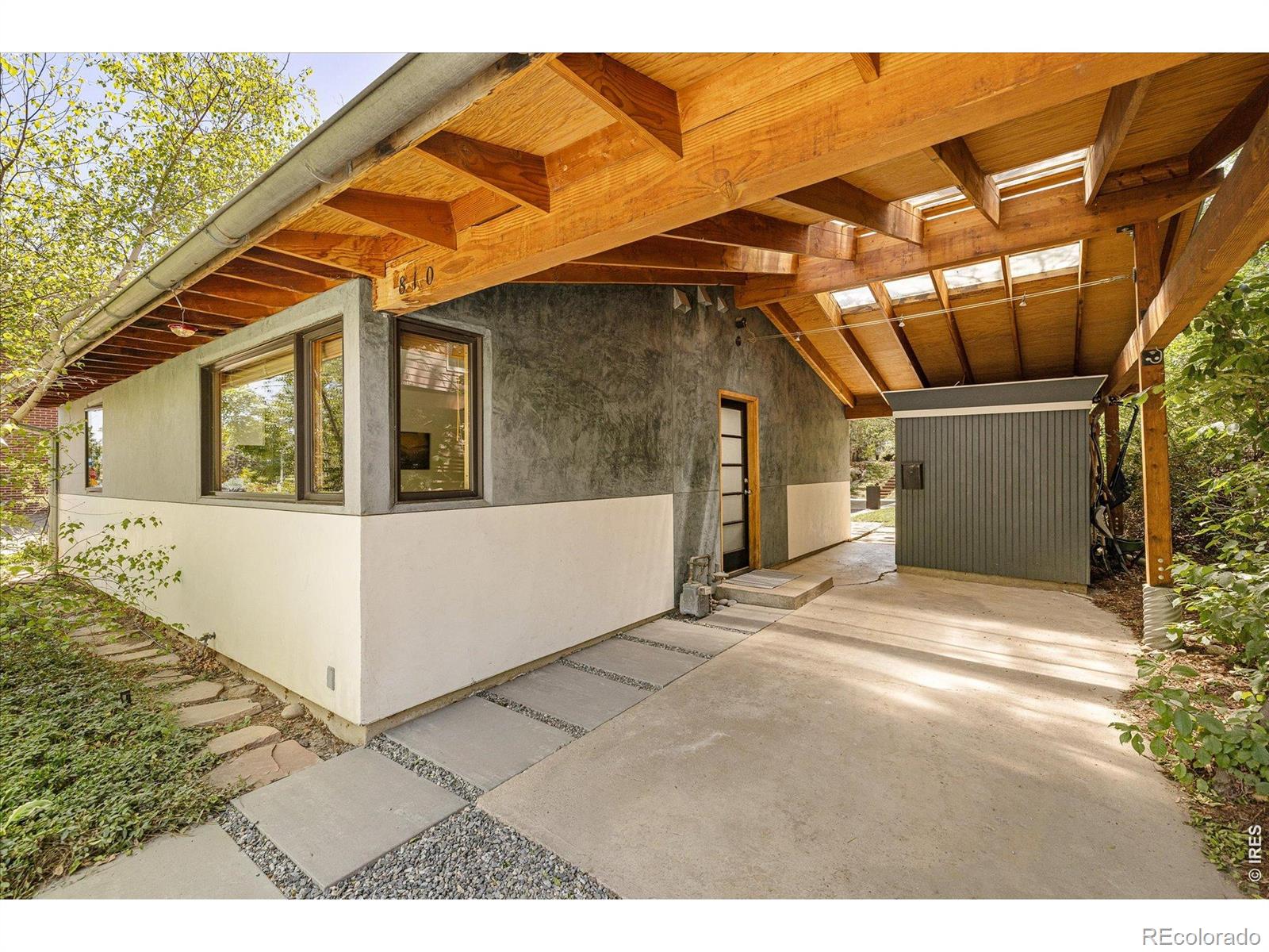 810 Alpine Avenue