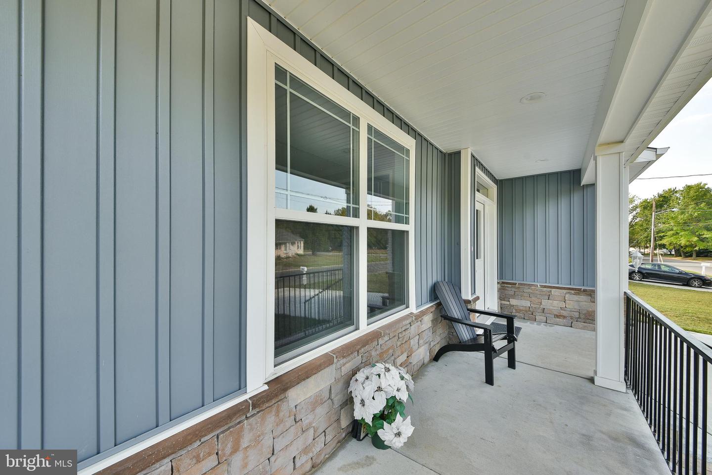 150 Fairfax Dr