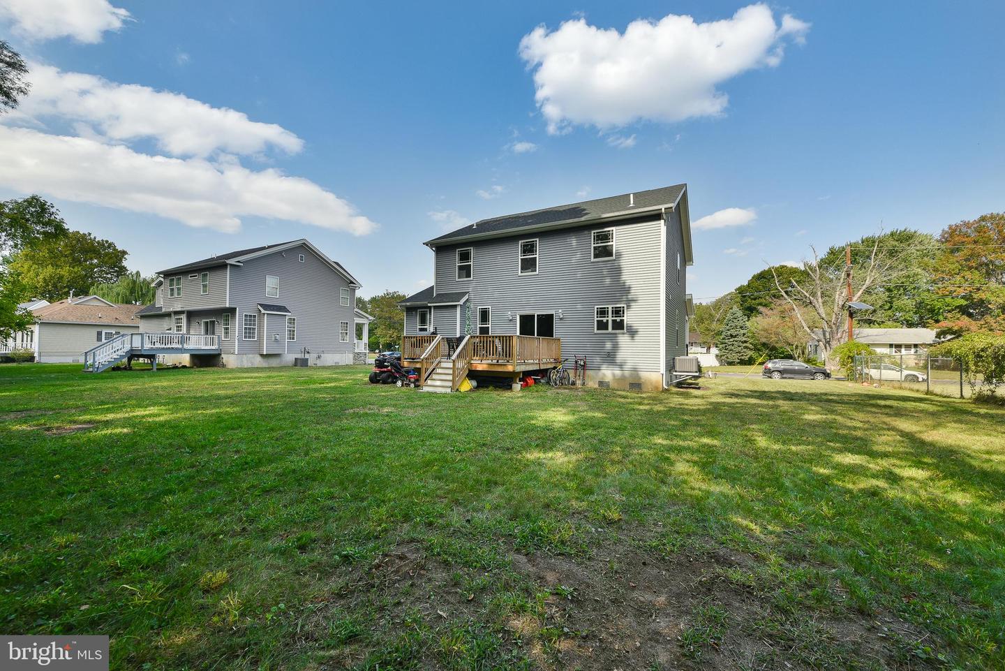 150 Fairfax Dr