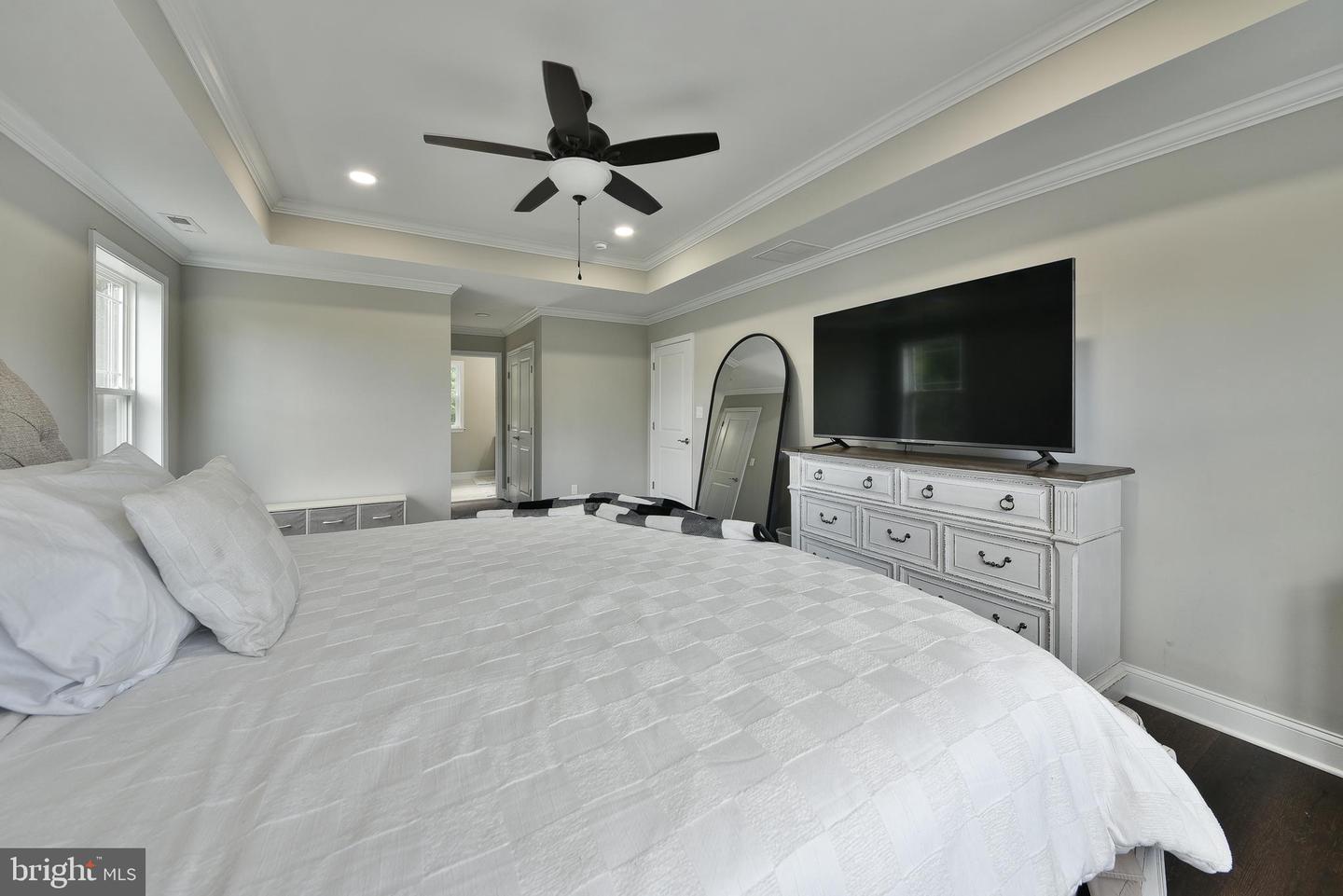 150 Fairfax Dr