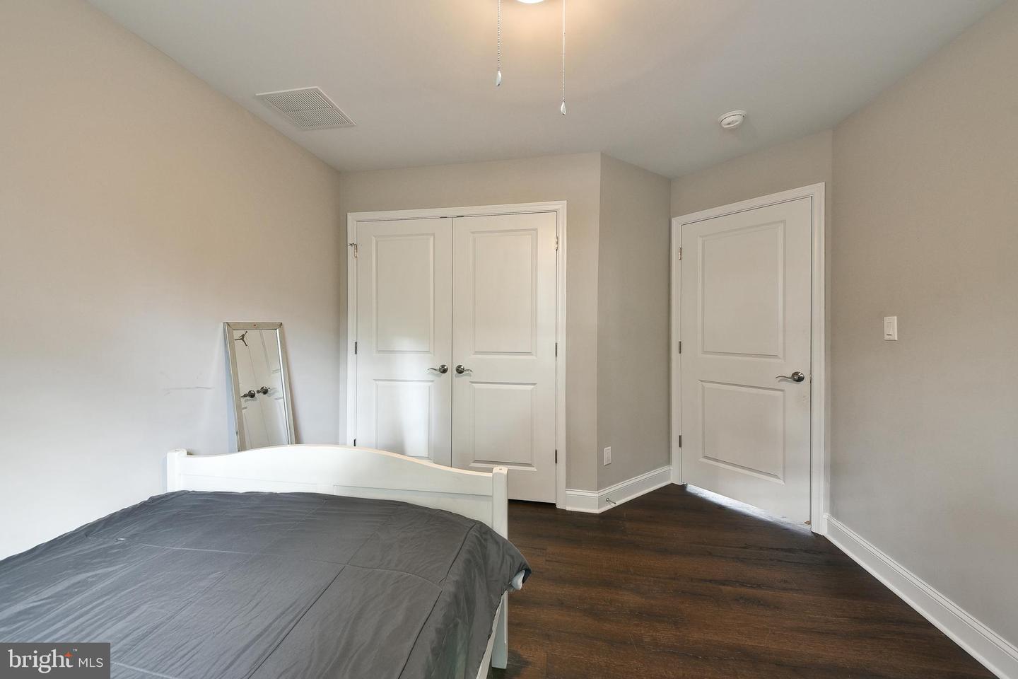 150 Fairfax Dr