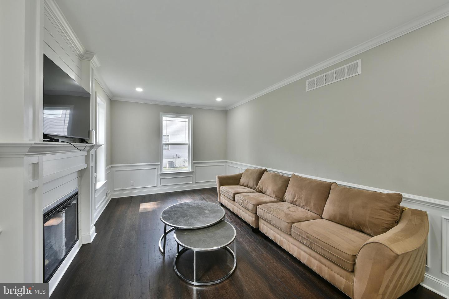 150 Fairfax Dr