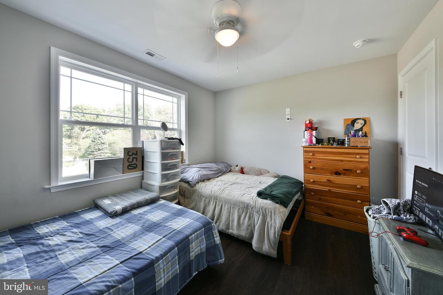 150 Fairfax Dr