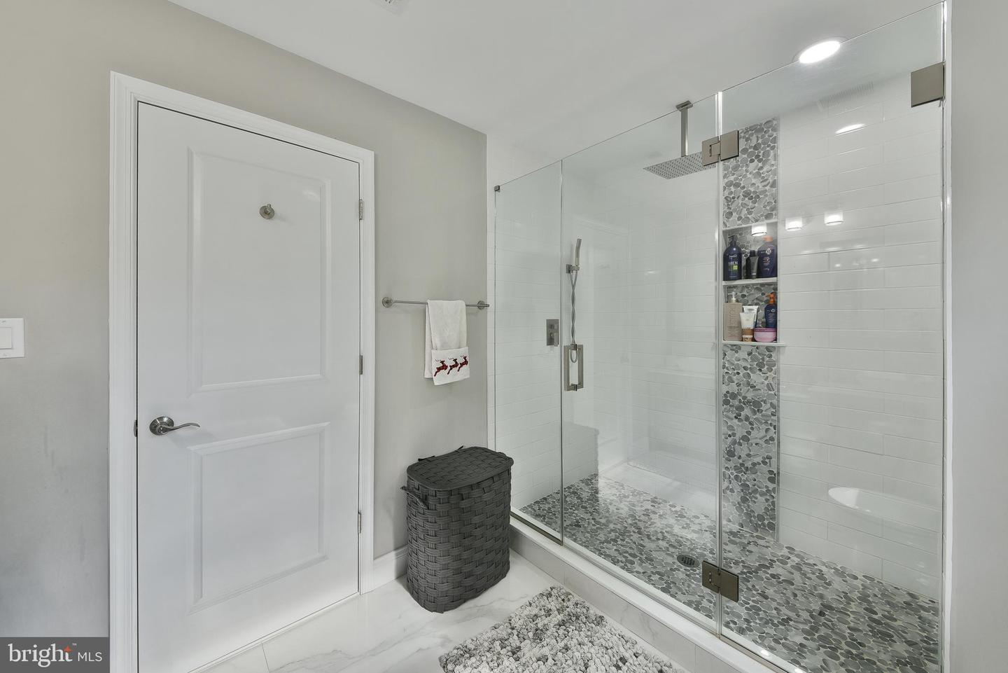 150 Fairfax Dr