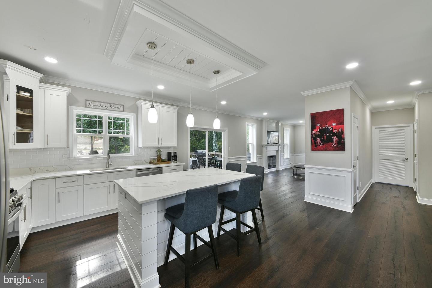 150 Fairfax Dr