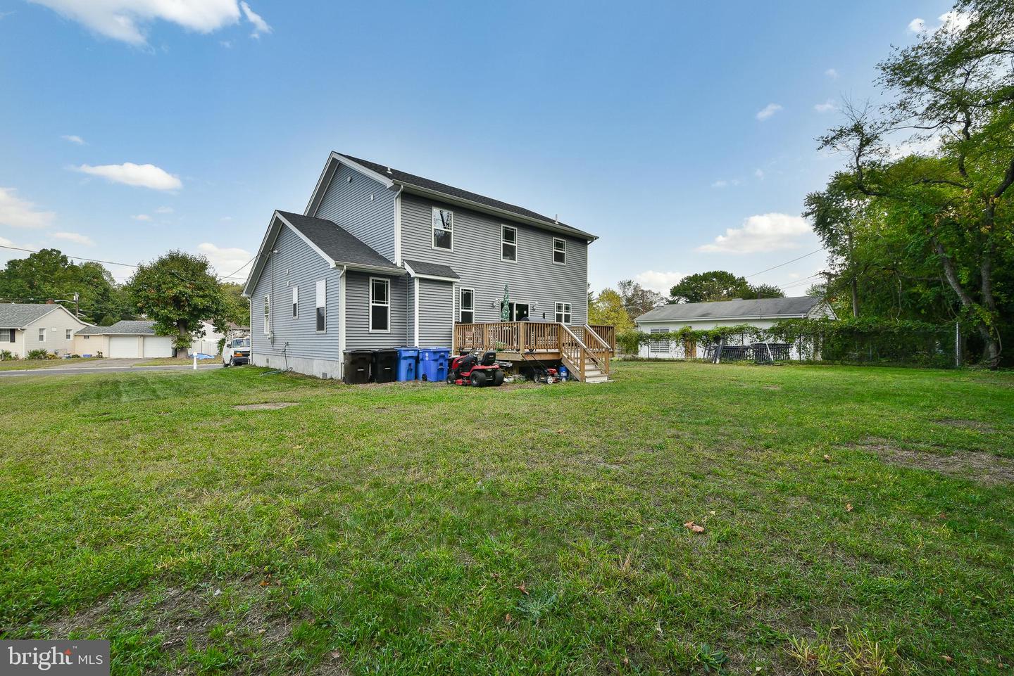 150 Fairfax Dr