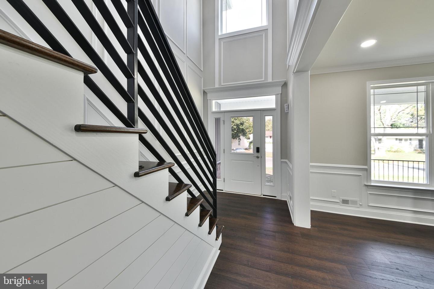 150 Fairfax Dr