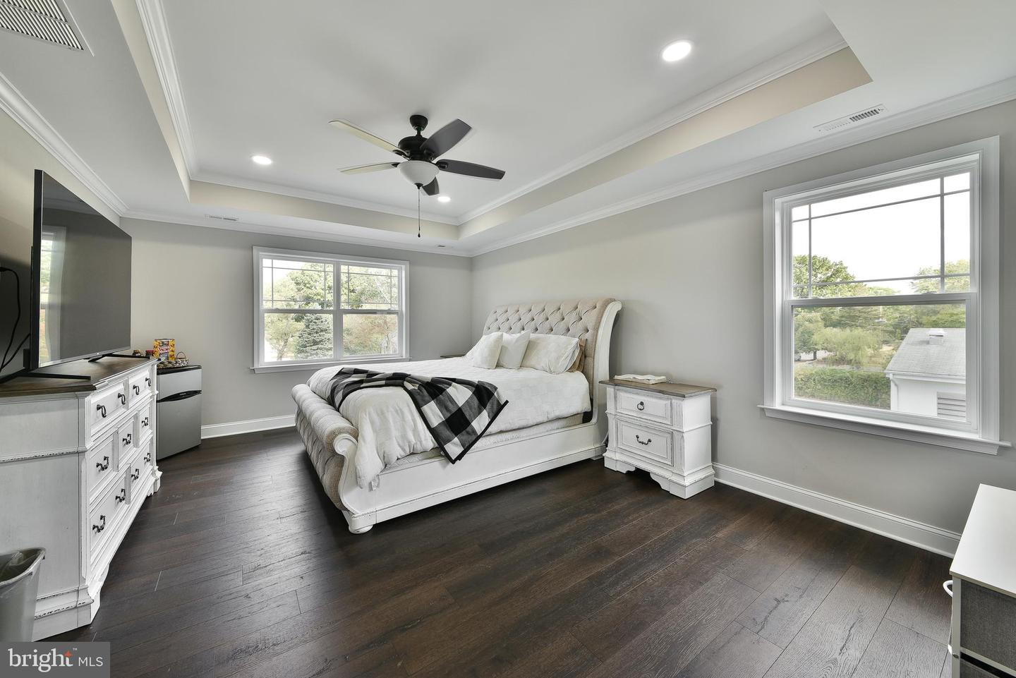 150 Fairfax Dr