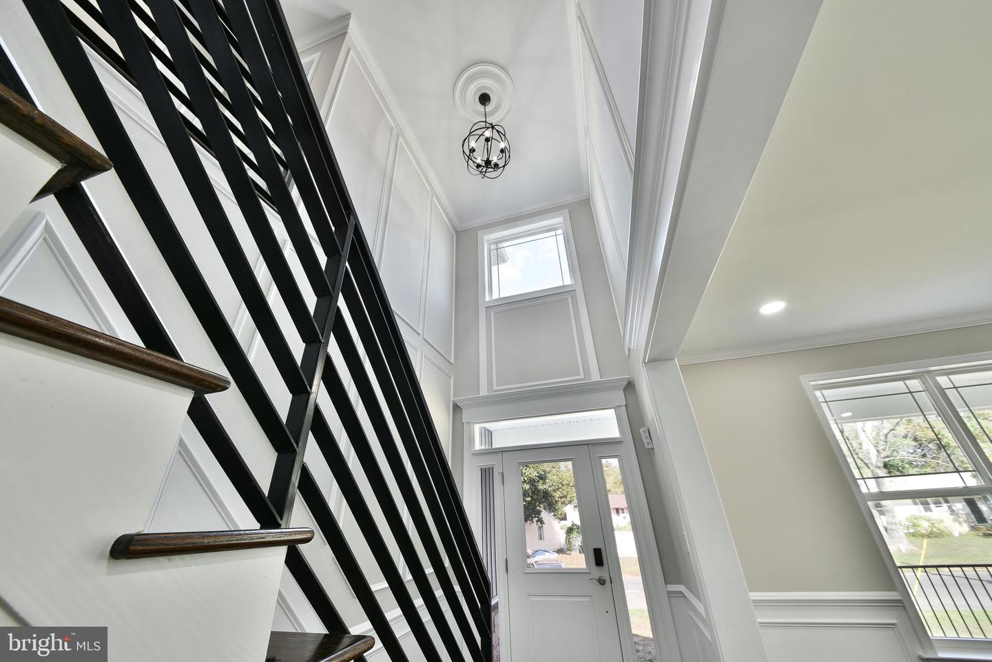 150 Fairfax Dr