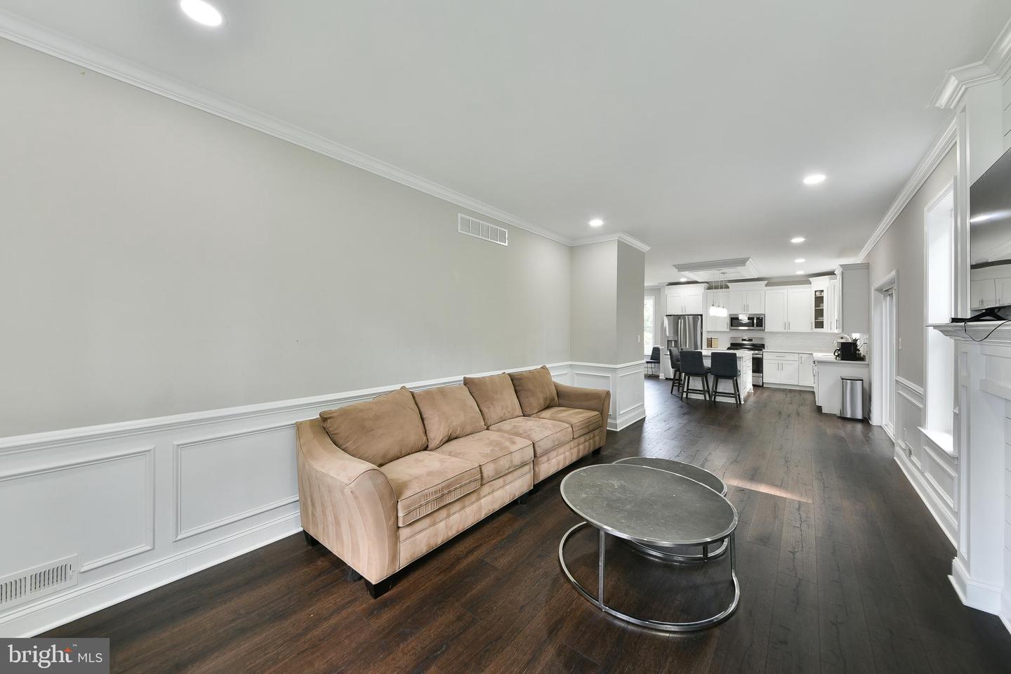 150 Fairfax Dr