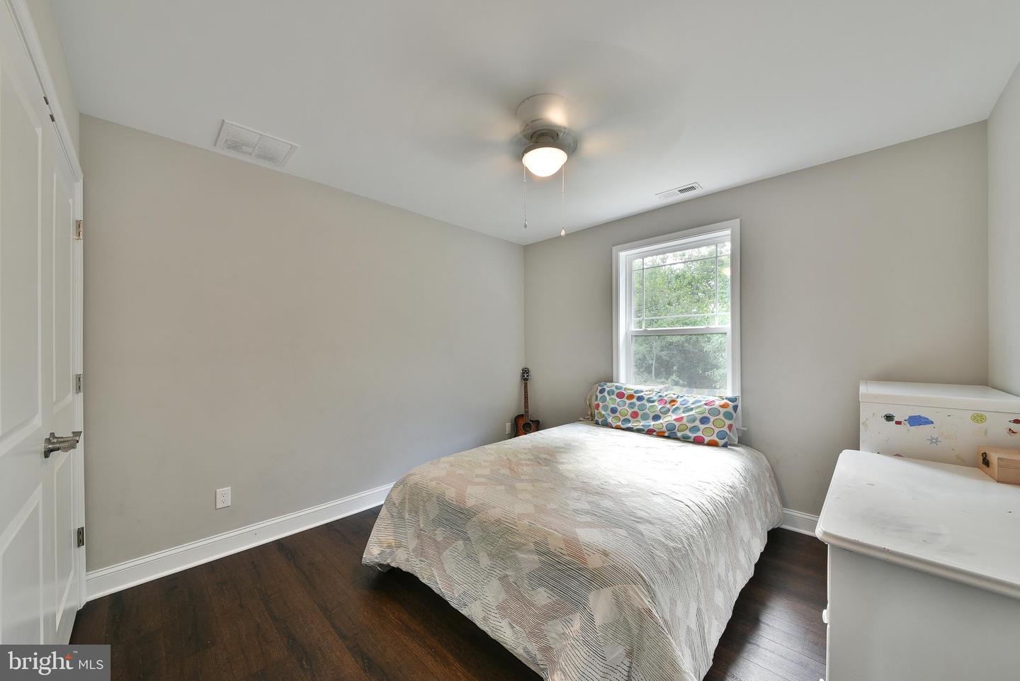 150 Fairfax Dr