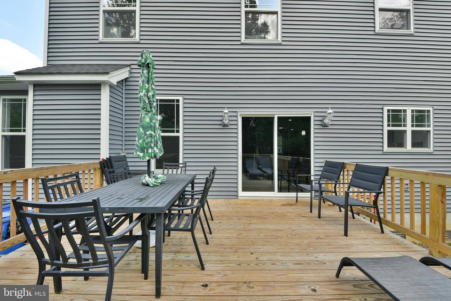 150 Fairfax Dr