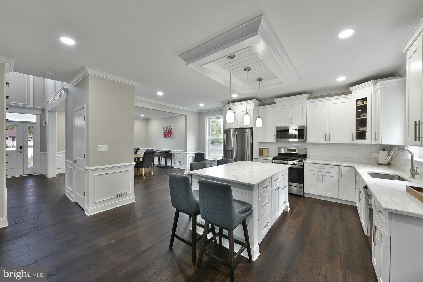 150 Fairfax Dr