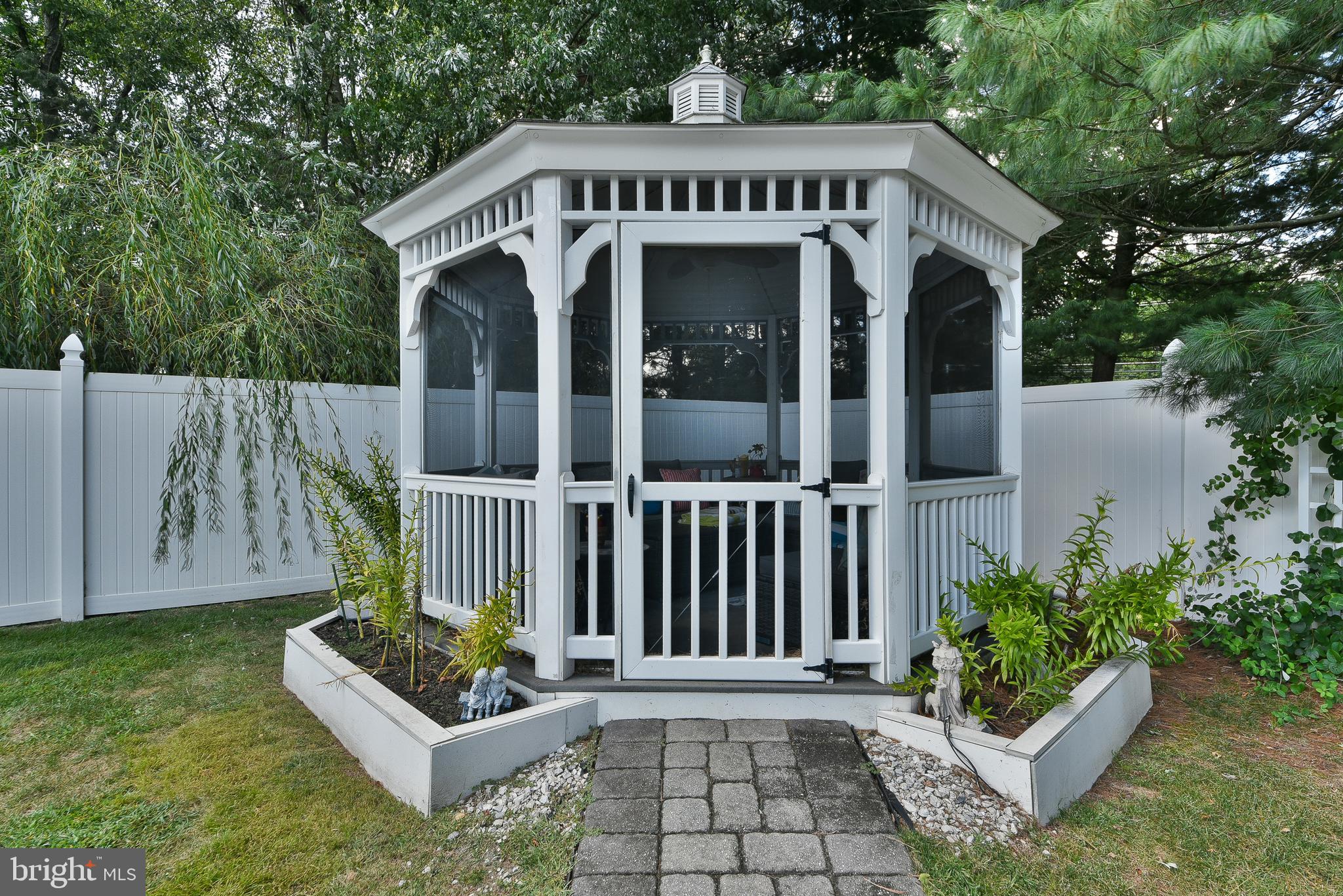 1 SUNNYSIDE COURT