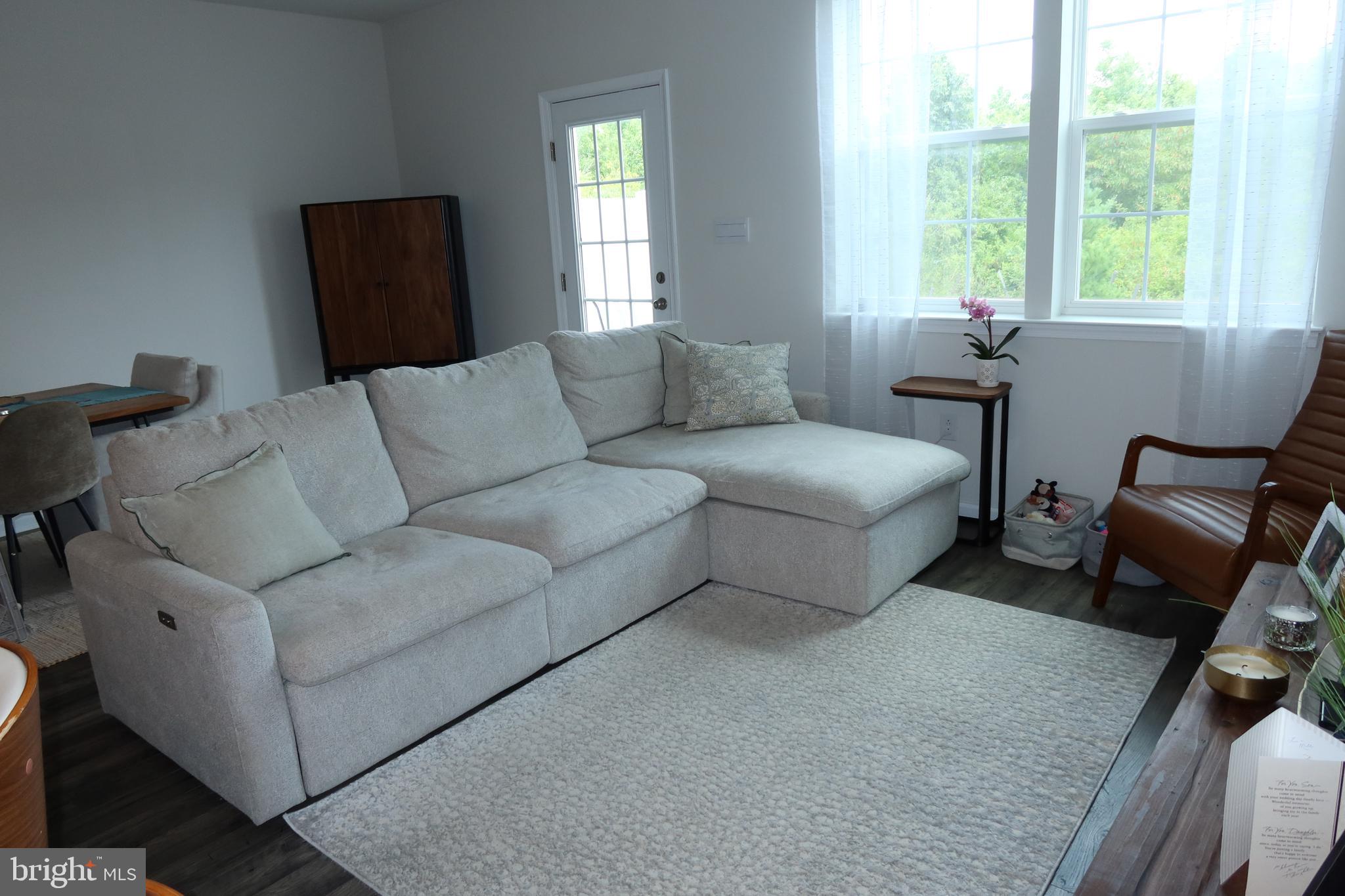 213 MAZZEO DR
