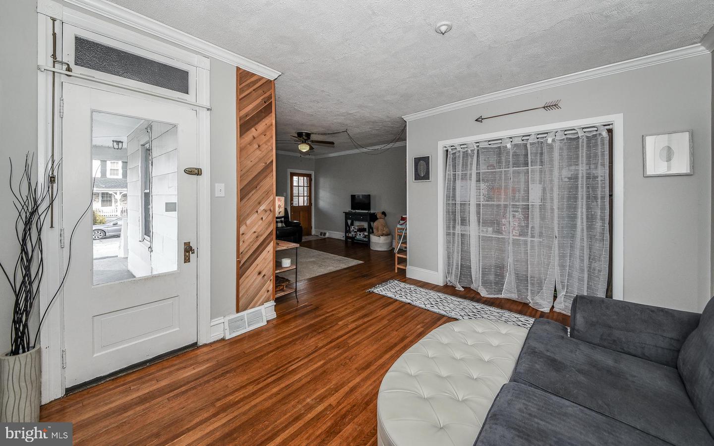 624 W BROAD STREET