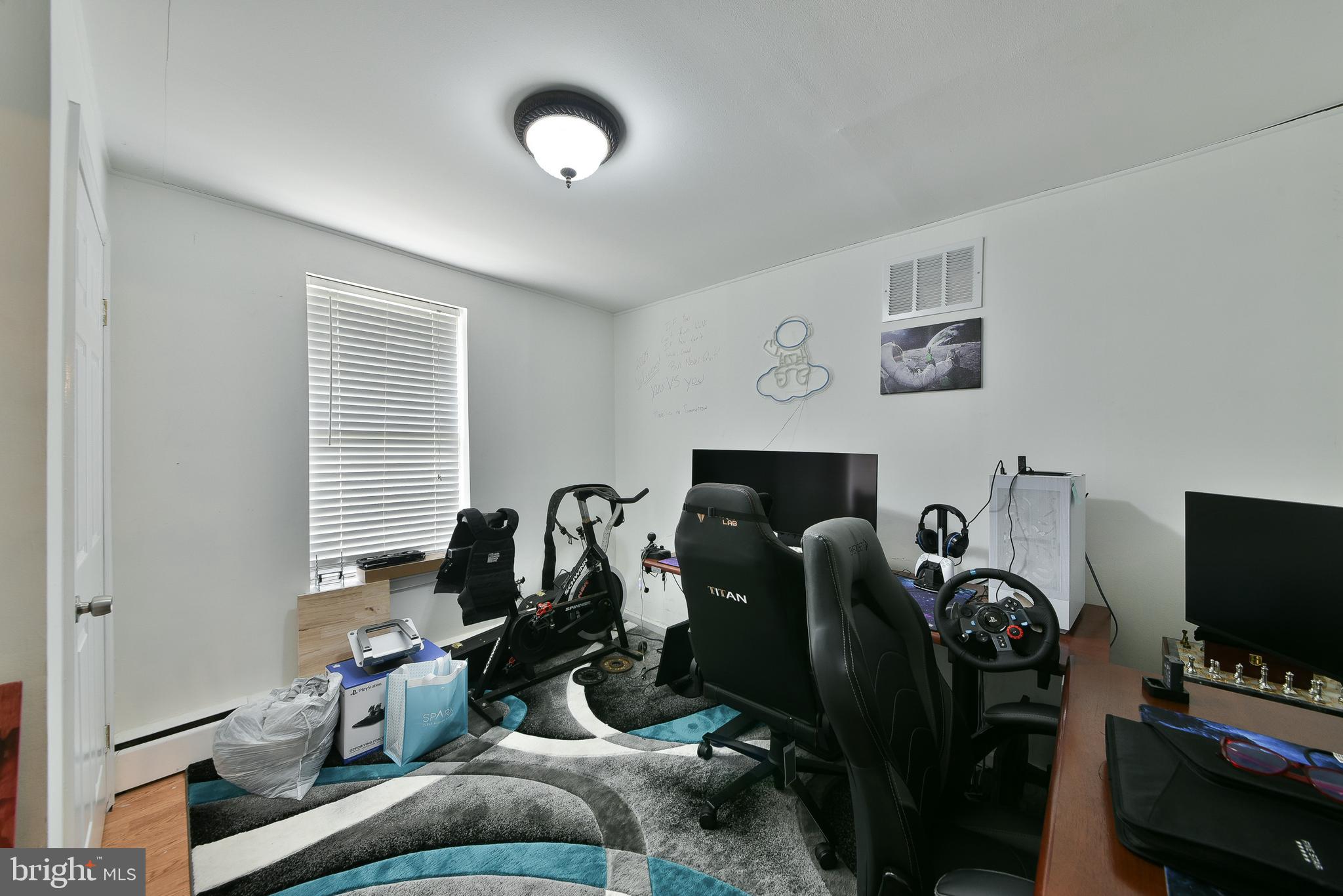 3838 Redwood Ave