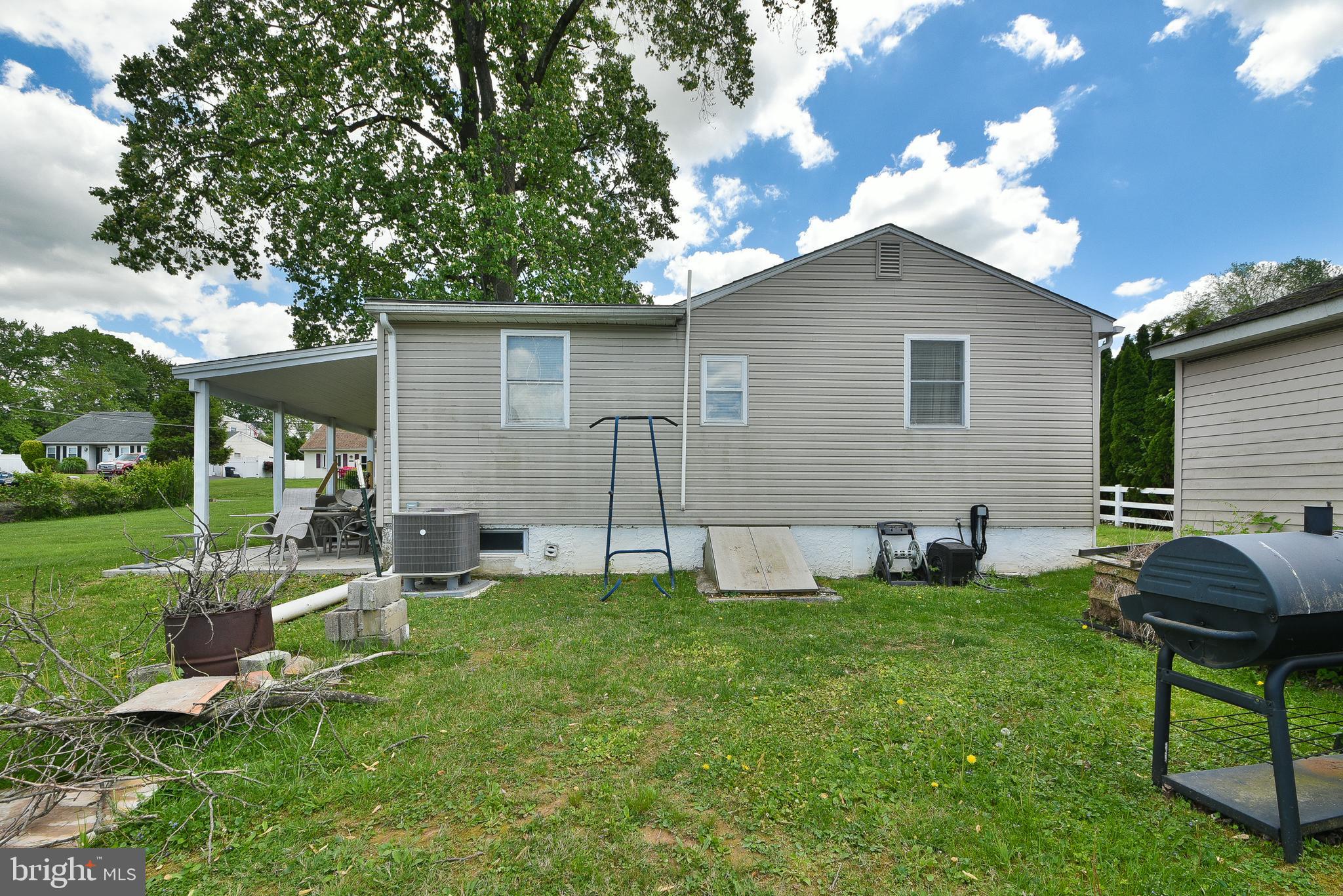 3838 Redwood Ave