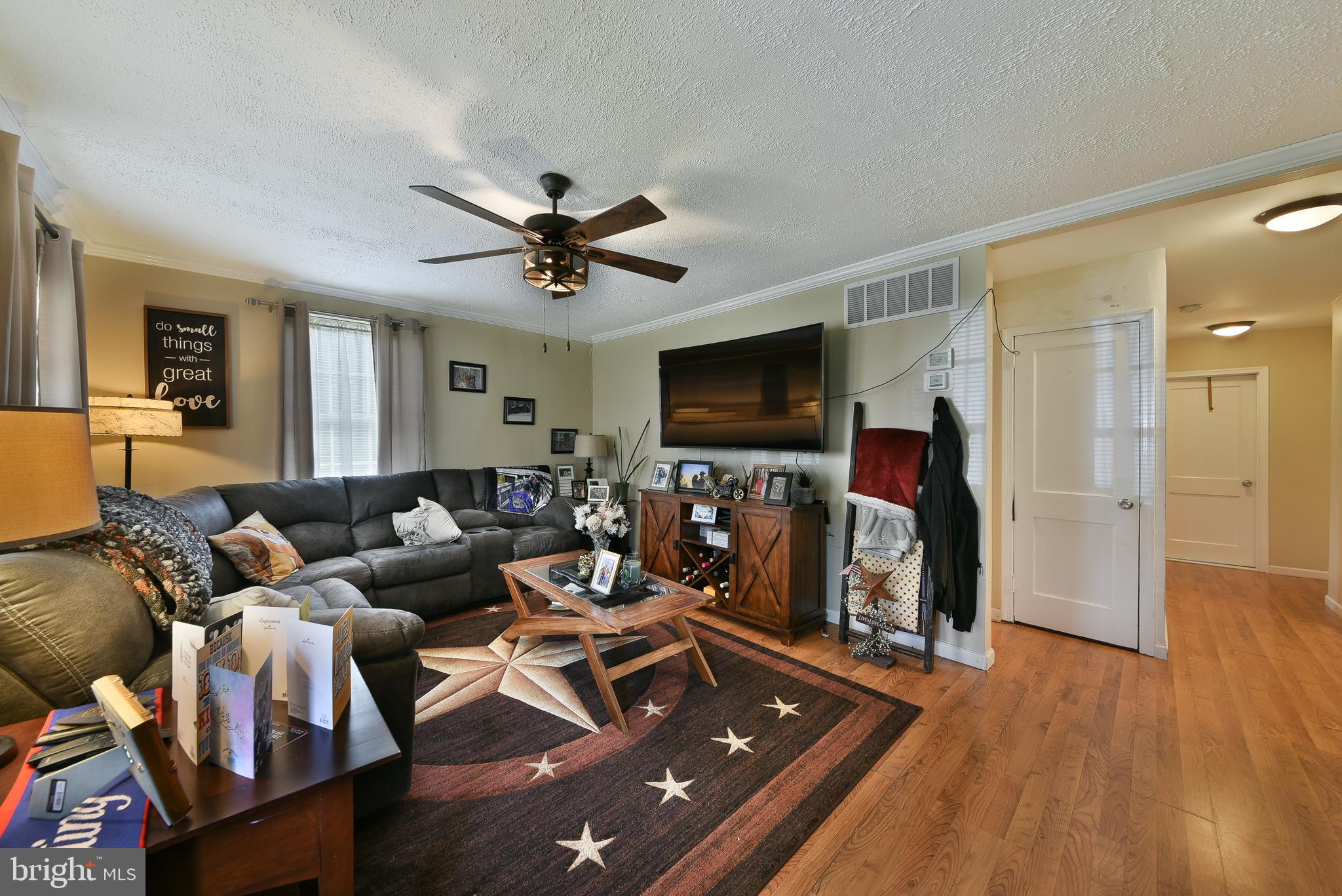 3838 Redwood Ave