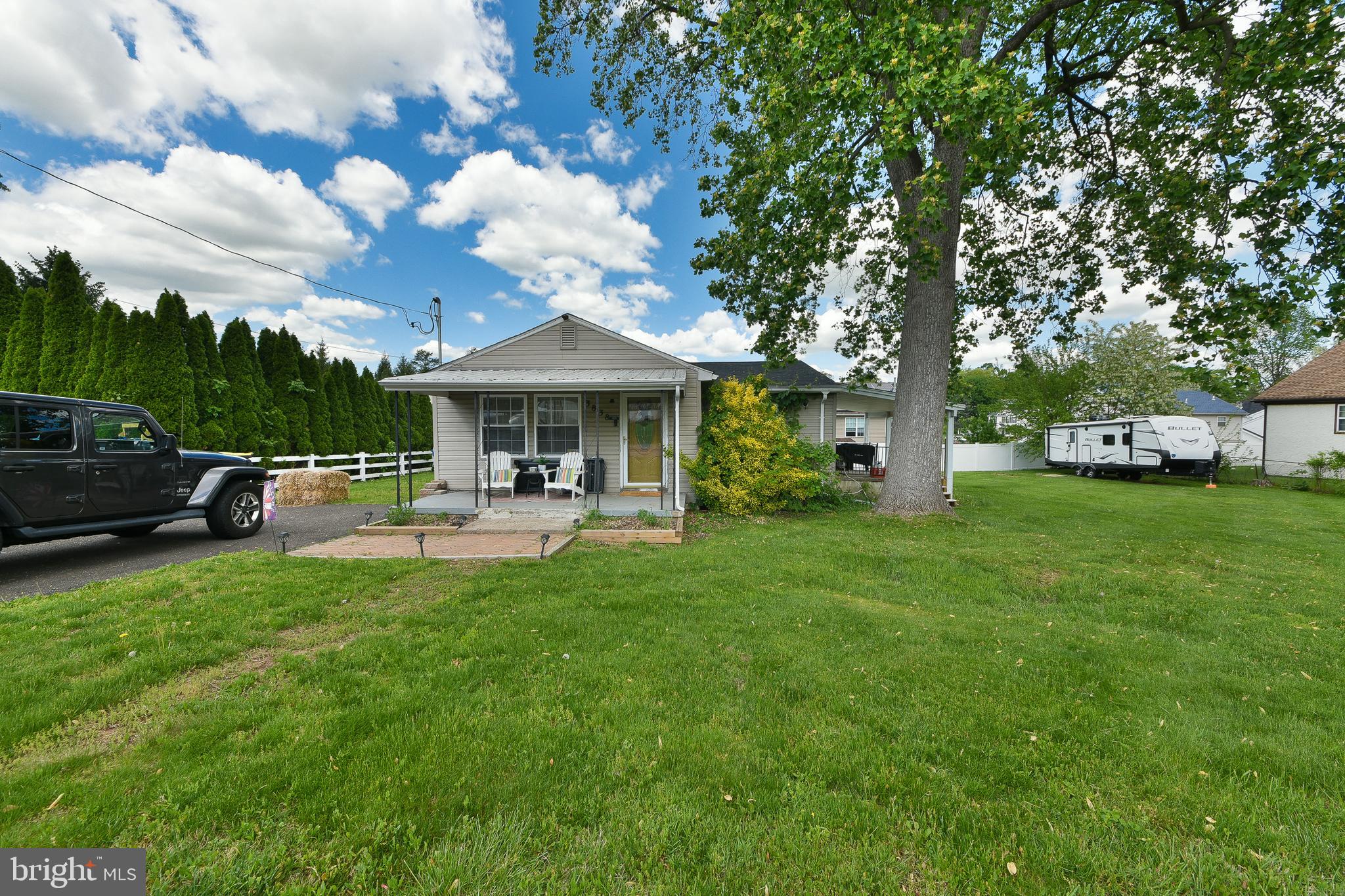 3838 Redwood Ave