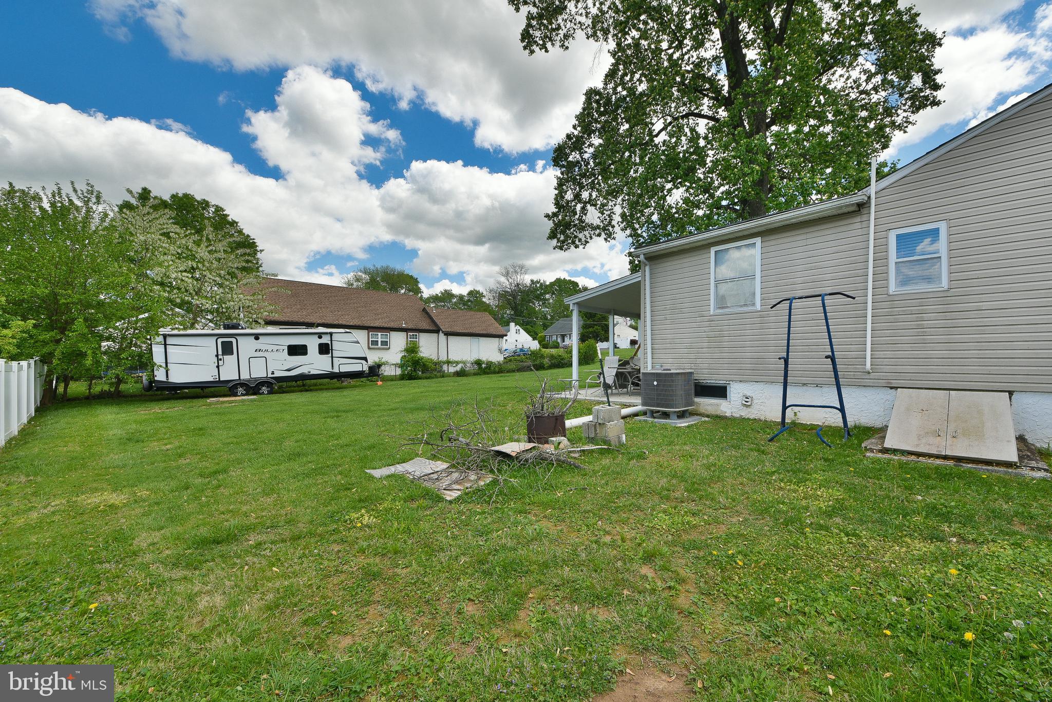 3838 Redwood Ave