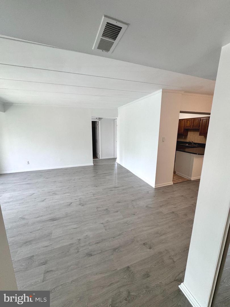 273 E VILLAGE RD