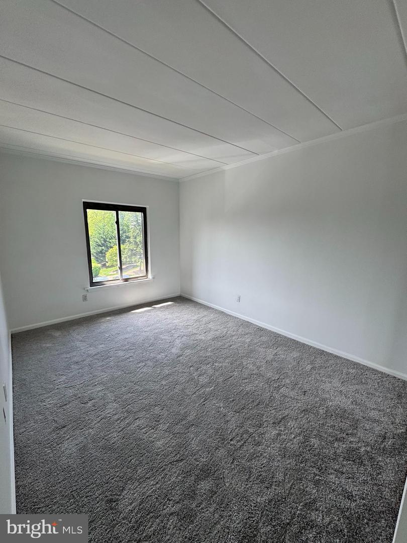 273 E VILLAGE RD