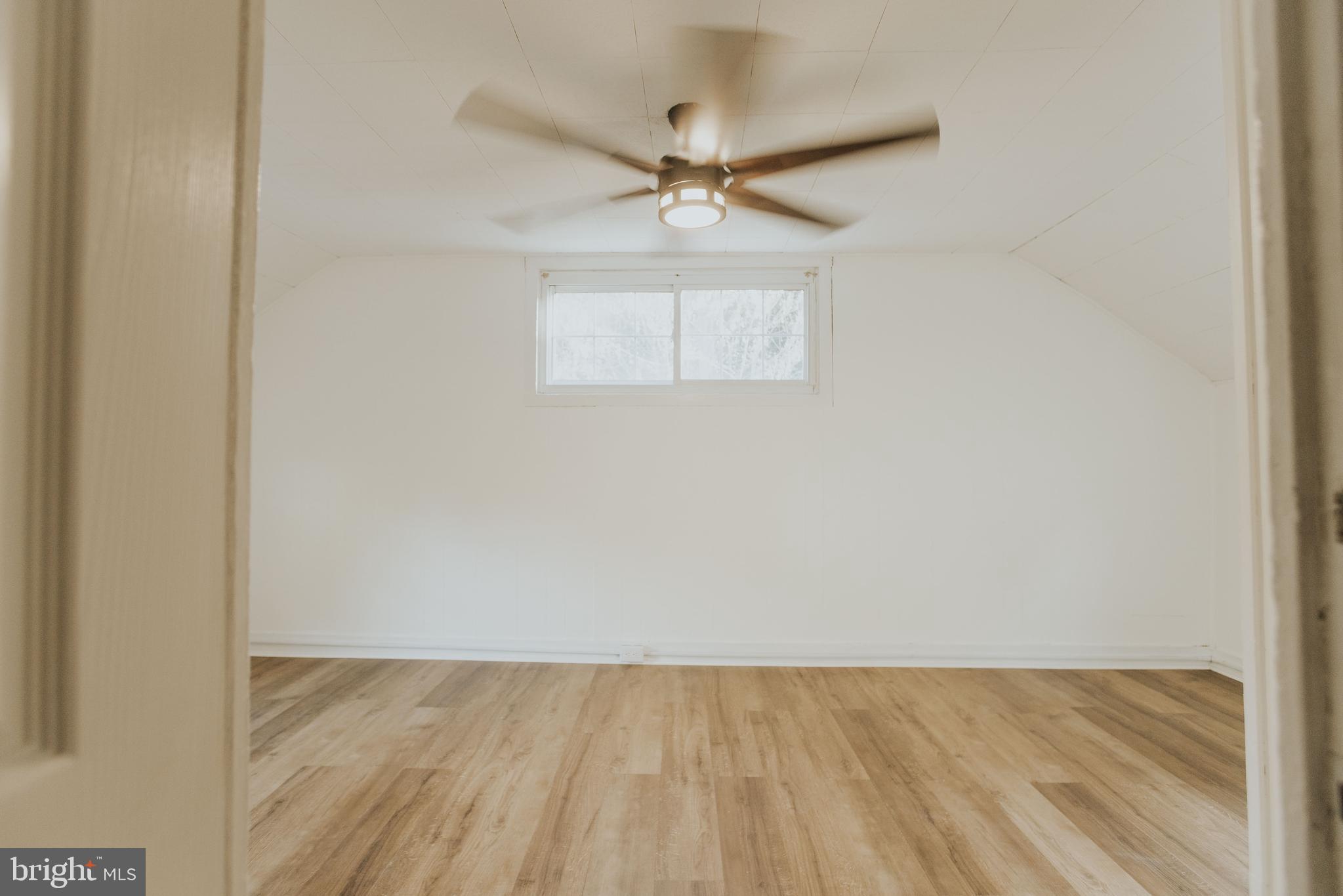 966 PAIGE COURT