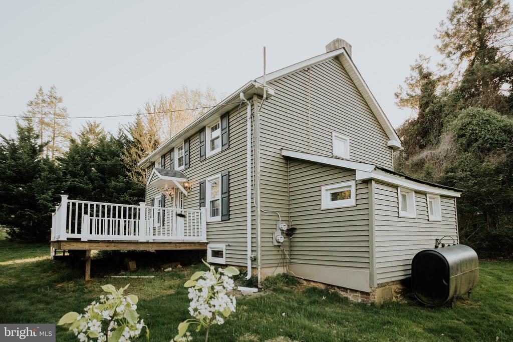966 PAIGE COURT