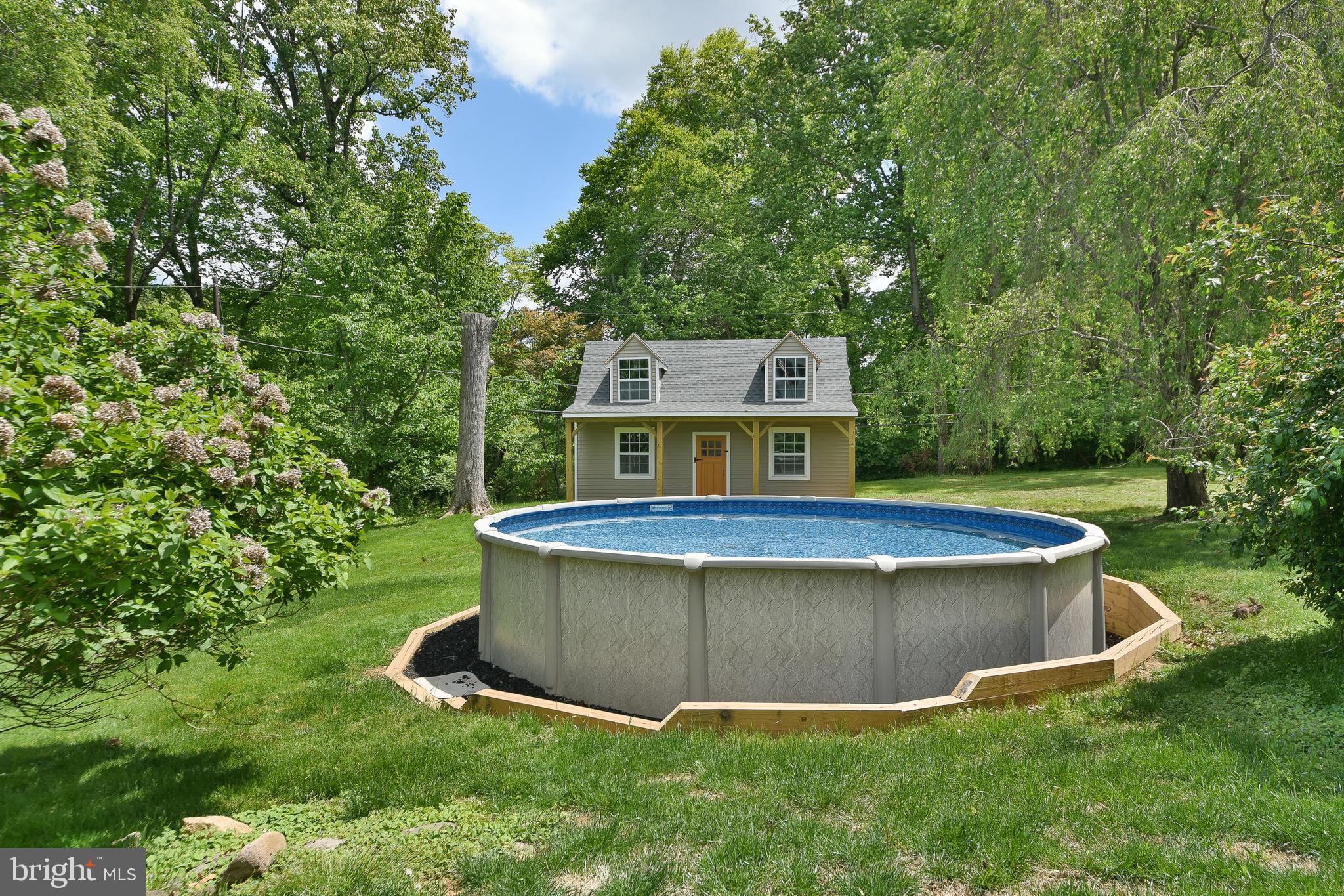 966 PAIGE COURT