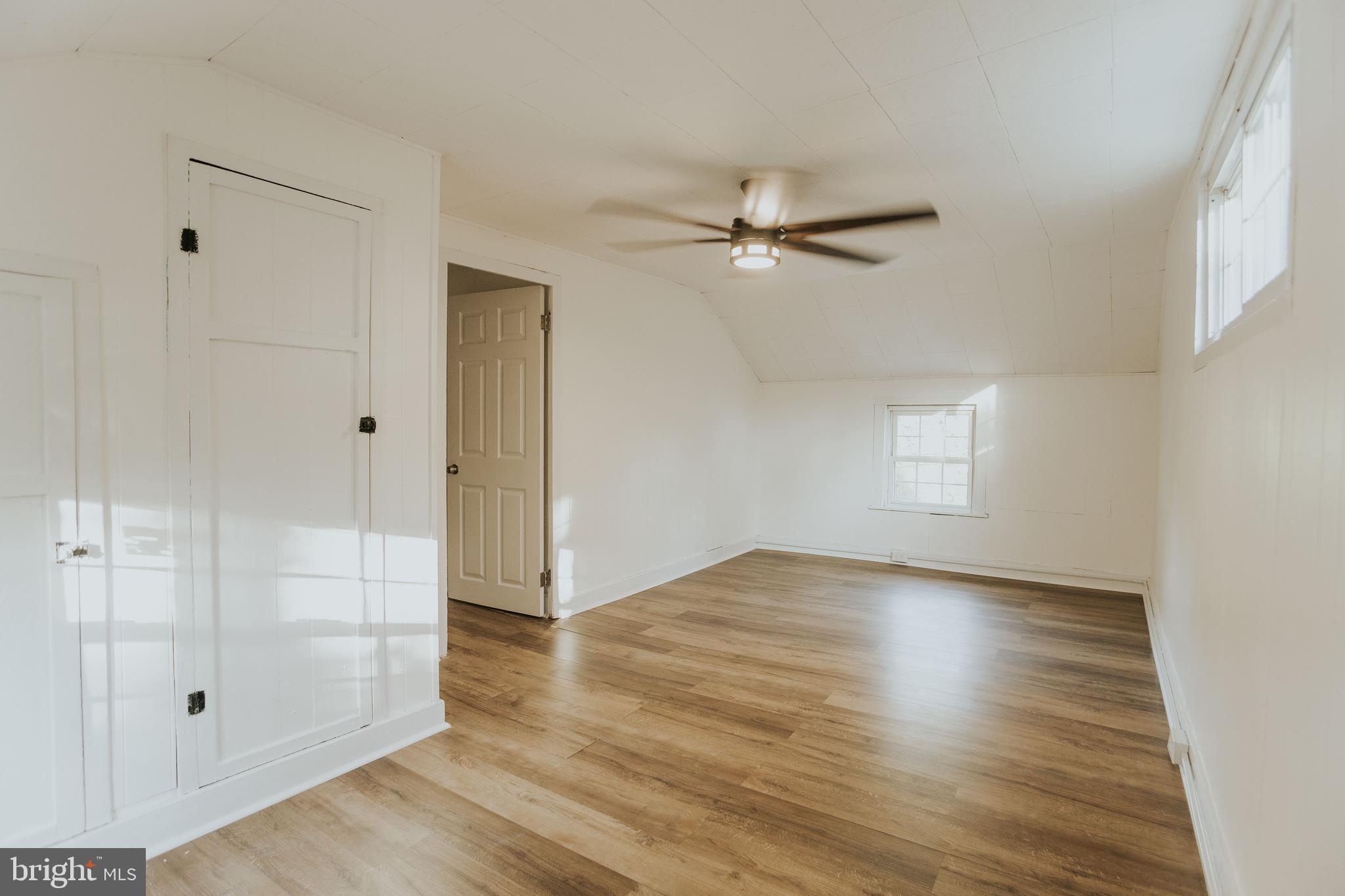 966 PAIGE COURT