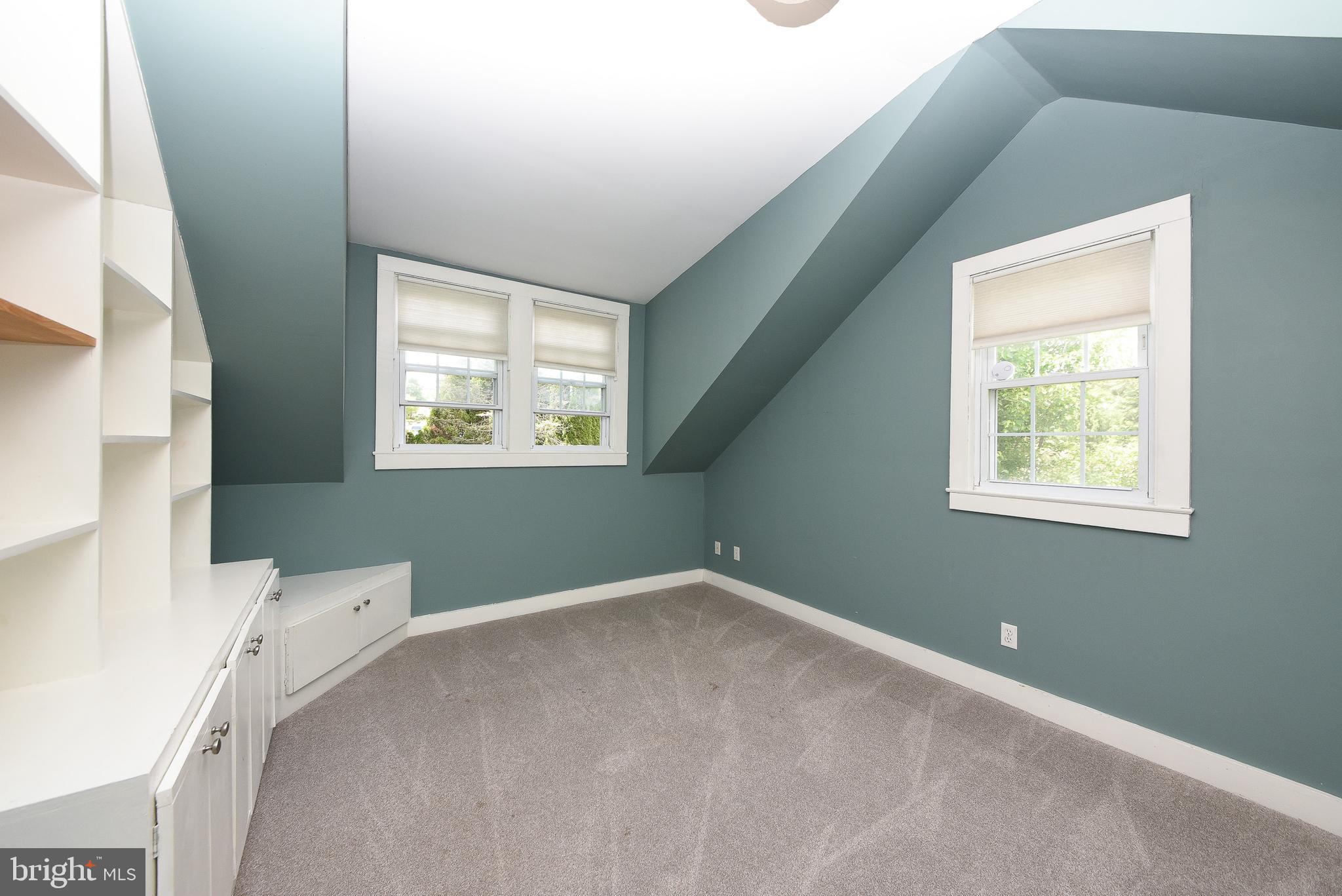966 PAIGE COURT