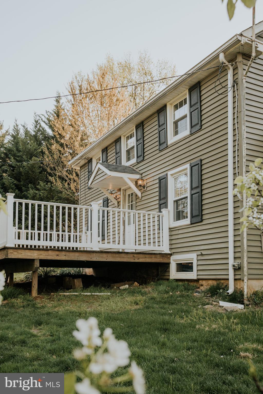 966 PAIGE COURT