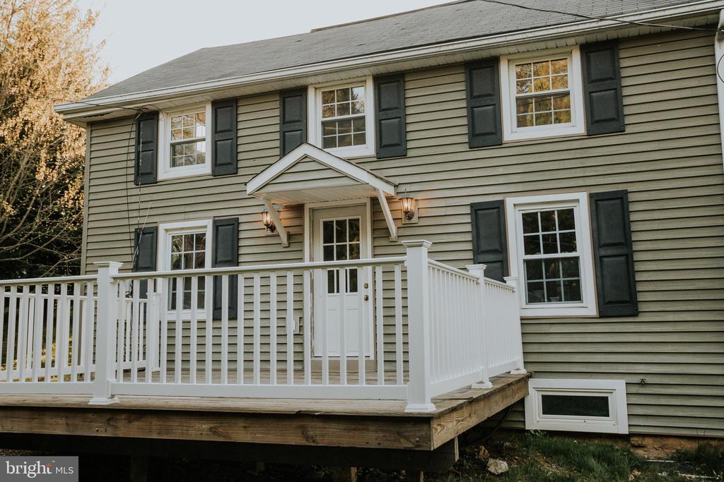 966 PAIGE COURT