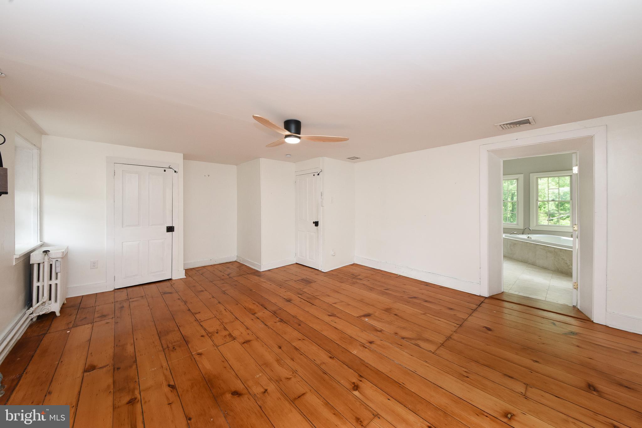 966 PAIGE COURT