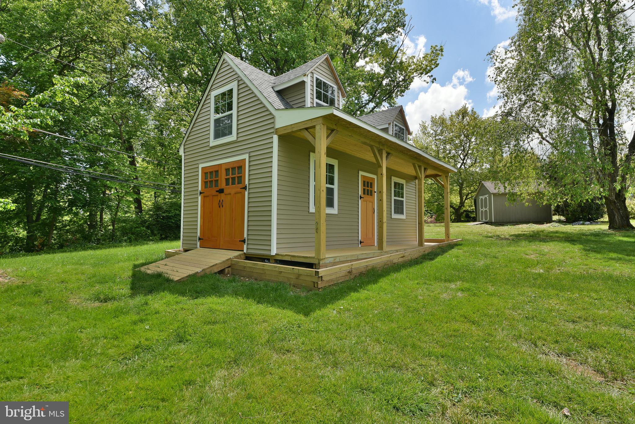 966 PAIGE COURT