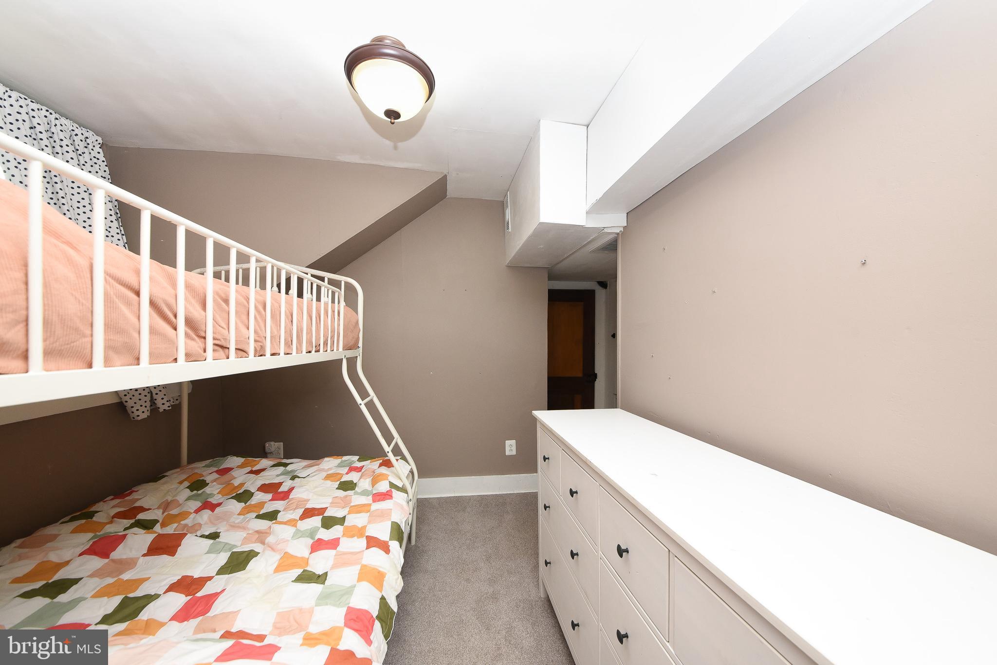 966 PAIGE COURT