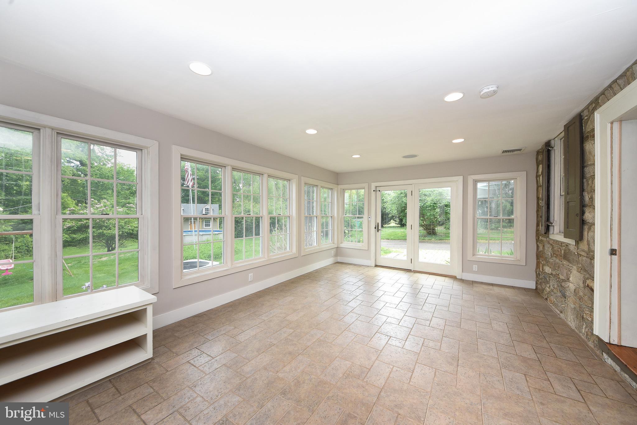 966 PAIGE COURT