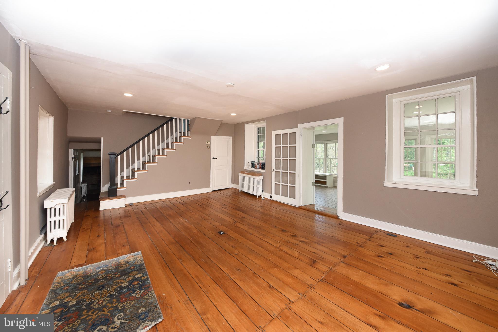 966 PAIGE COURT